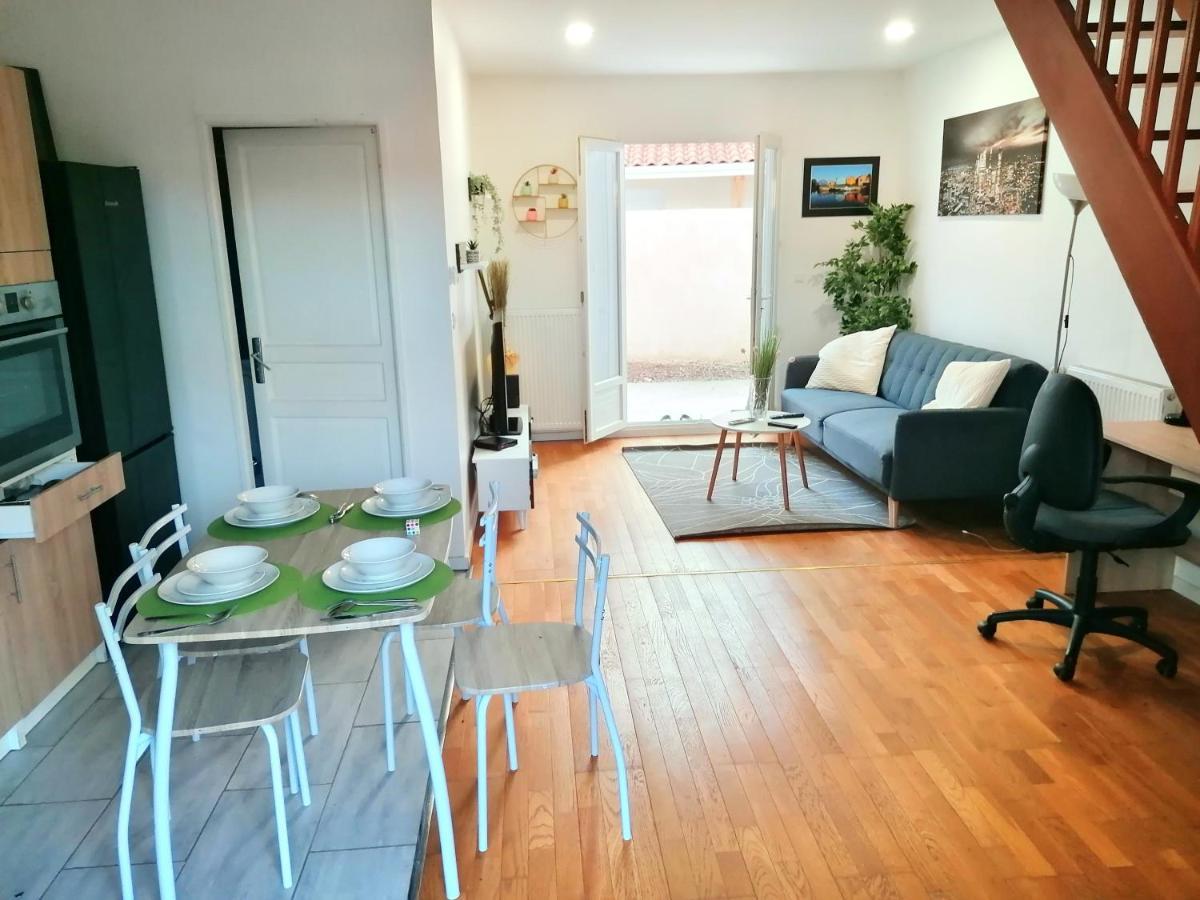 Maisonnette Proche De Lyon Hébergement de vacances Meyzieu